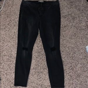 Distressed dark grey skinny jeans